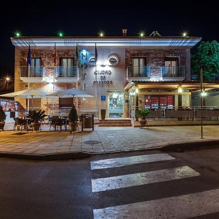Hotel Ciudad De Martos Kültér fotó