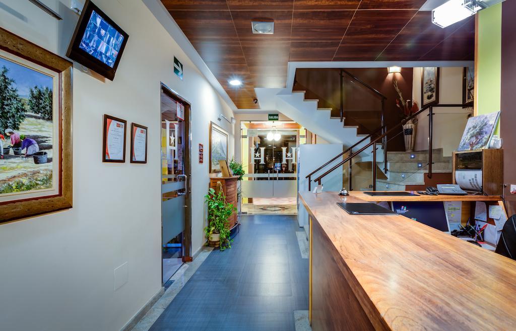 Hotel Ciudad De Martos Kültér fotó